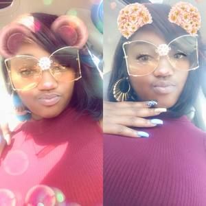 Meet your Posher, Monique